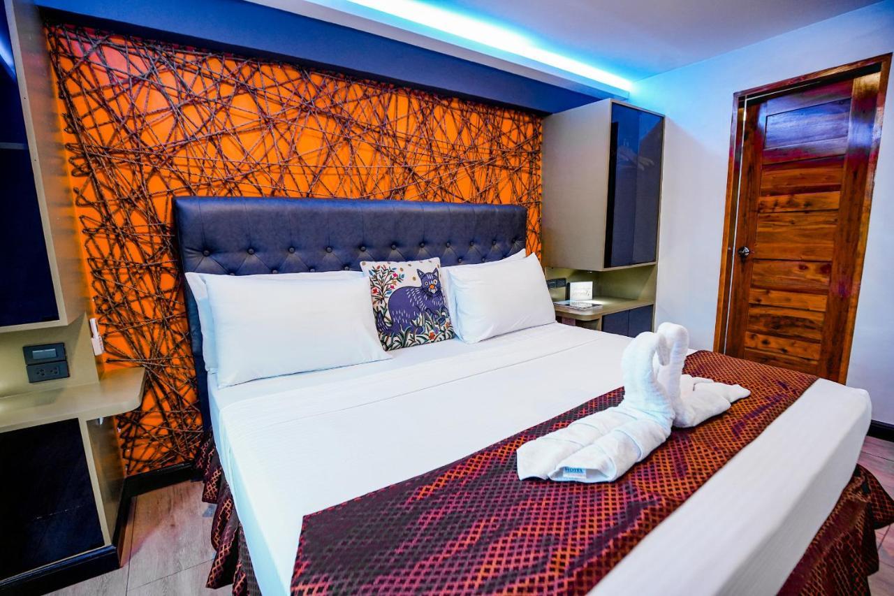 Clockworkorange Luxury Suites Lapu-Lapu City Bagian luar foto