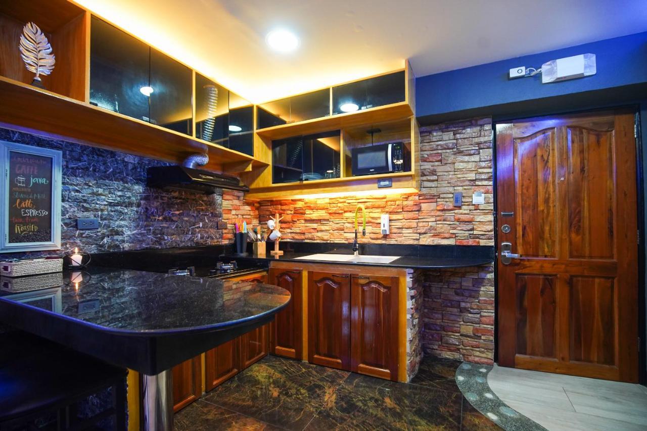 Clockworkorange Luxury Suites Lapu-Lapu City Bagian luar foto